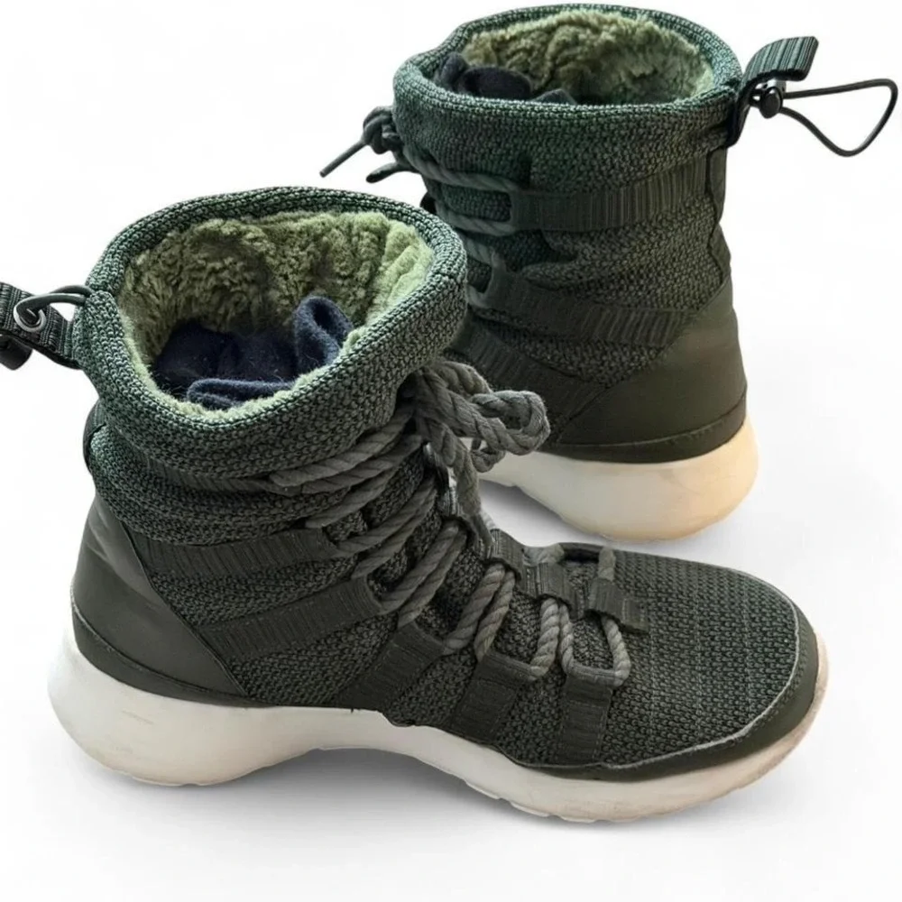 Nike Roshe One Hi Sherpa Winter Boots Olive Green Women's 7.5 Gorpcore‎